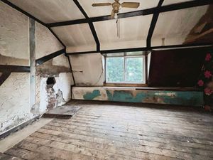 First floor- click for photo gallery